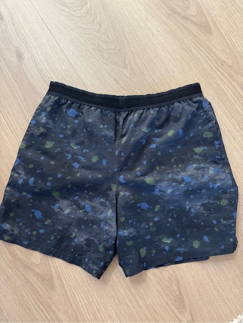 Men’s Fabletics Shorts Size Large